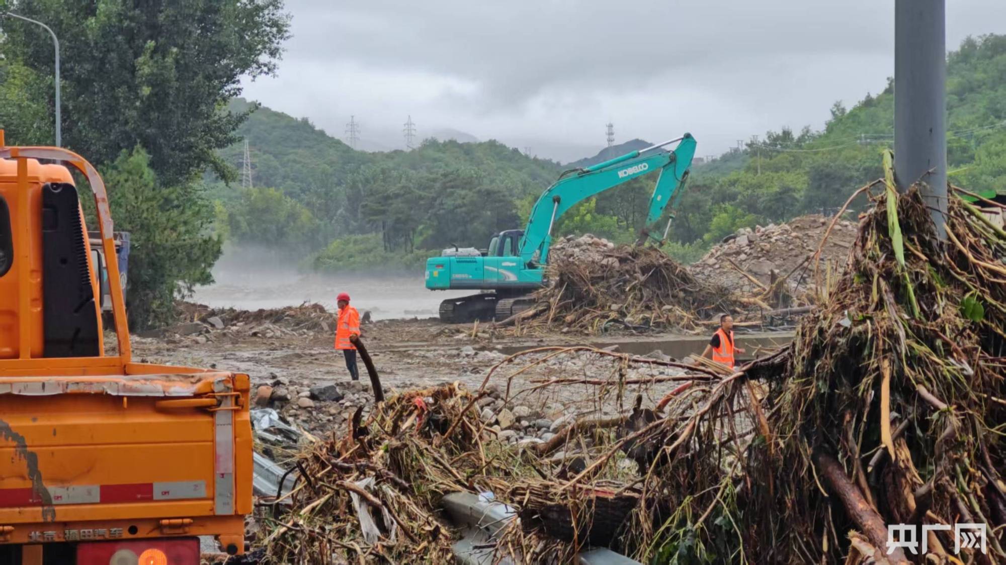 专家分析北方极端强降雨成因 多部门紧急响应防汛救灾_洪水_降水_小时