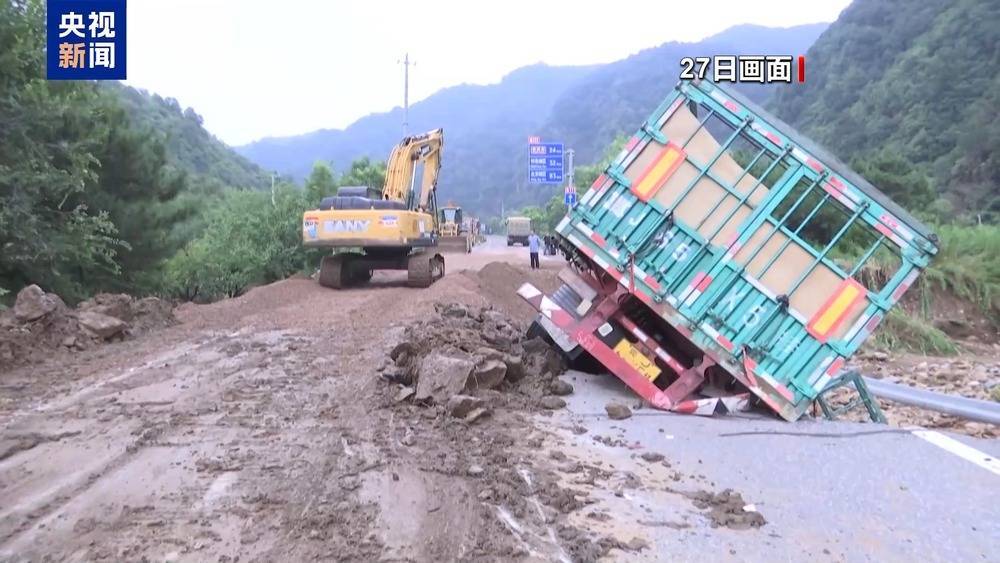 “水来得非常急 不超10分钟屋就满了” 总台记者直击怀柔山洪救援