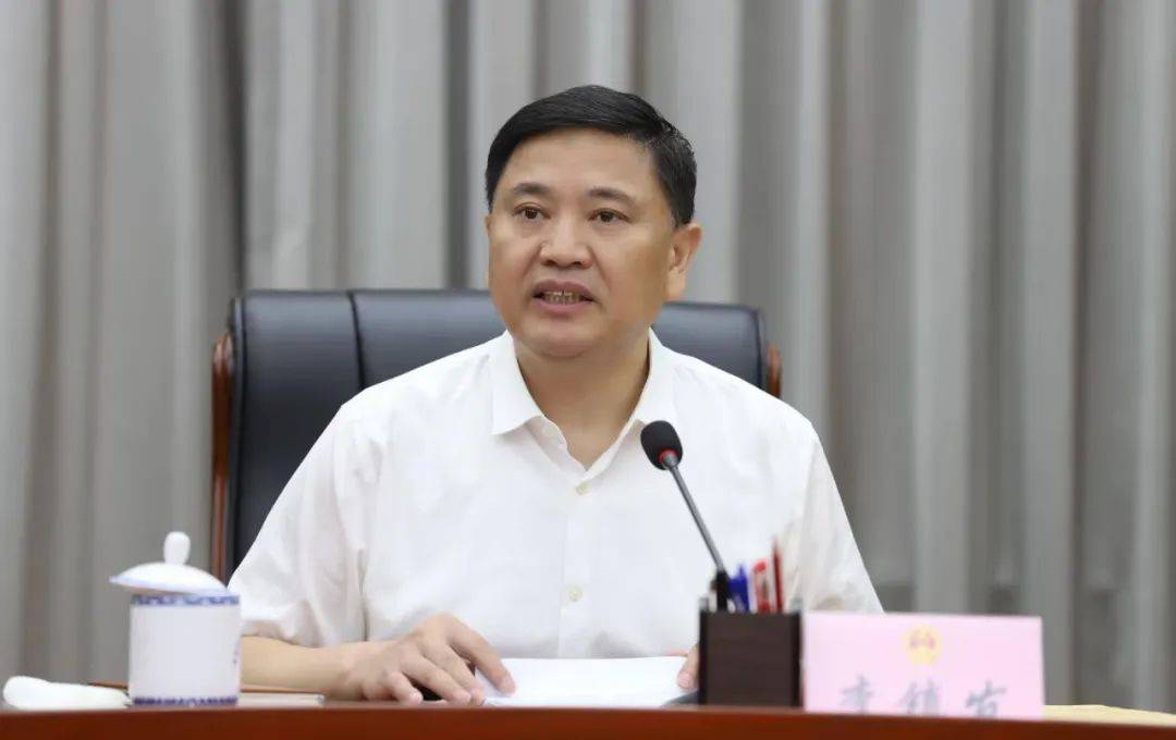市十六届人大常委会第七十六次主任会议召开 李镇发主持