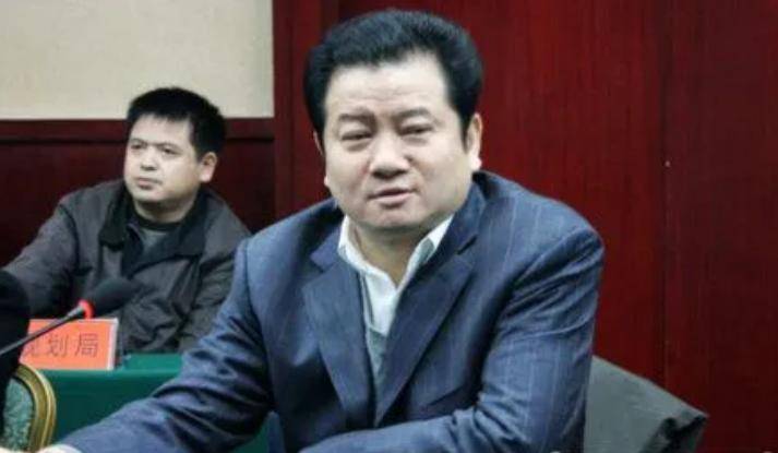 纪实：湖南文三爷：一张银行卡流水六七十亿，2000万买通协警逃狱