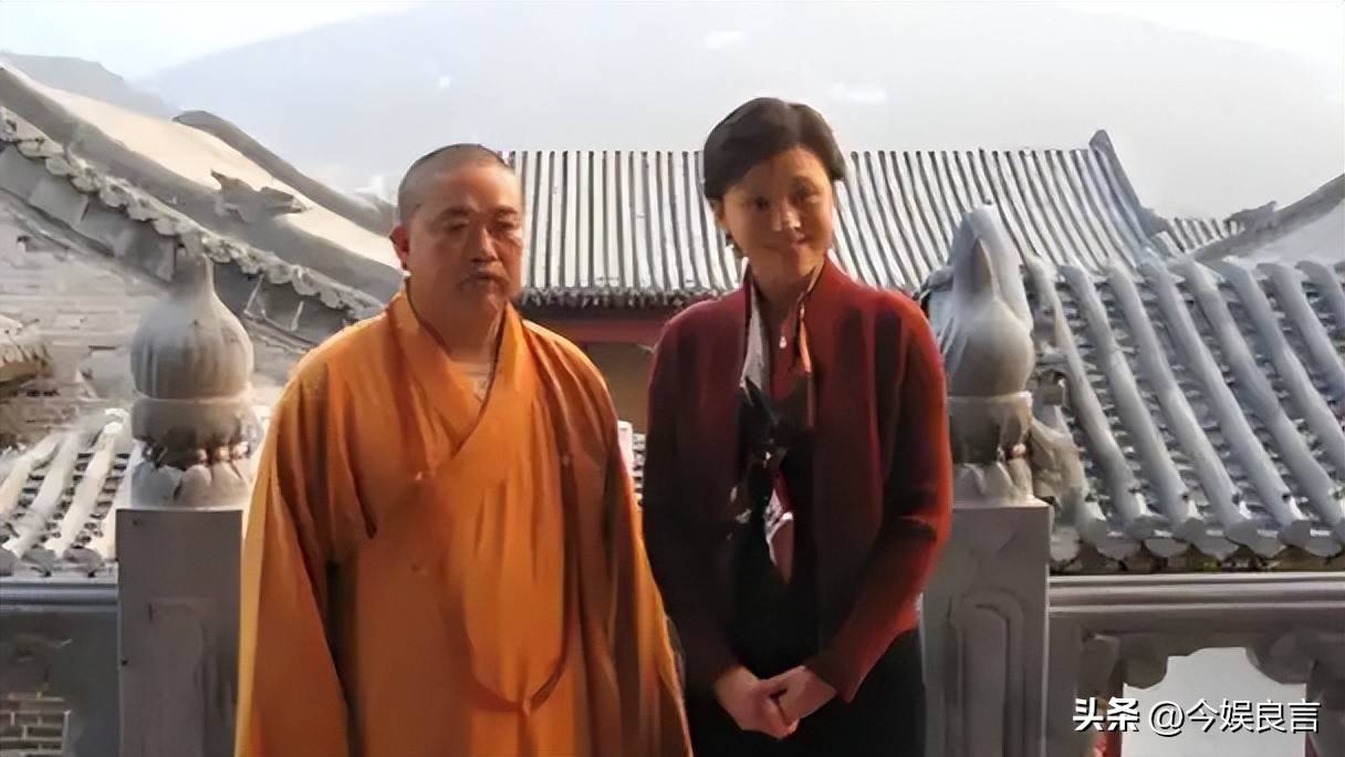 一石激起千层浪！释永信被查第4天，央视主持刘芳菲也受到牵连