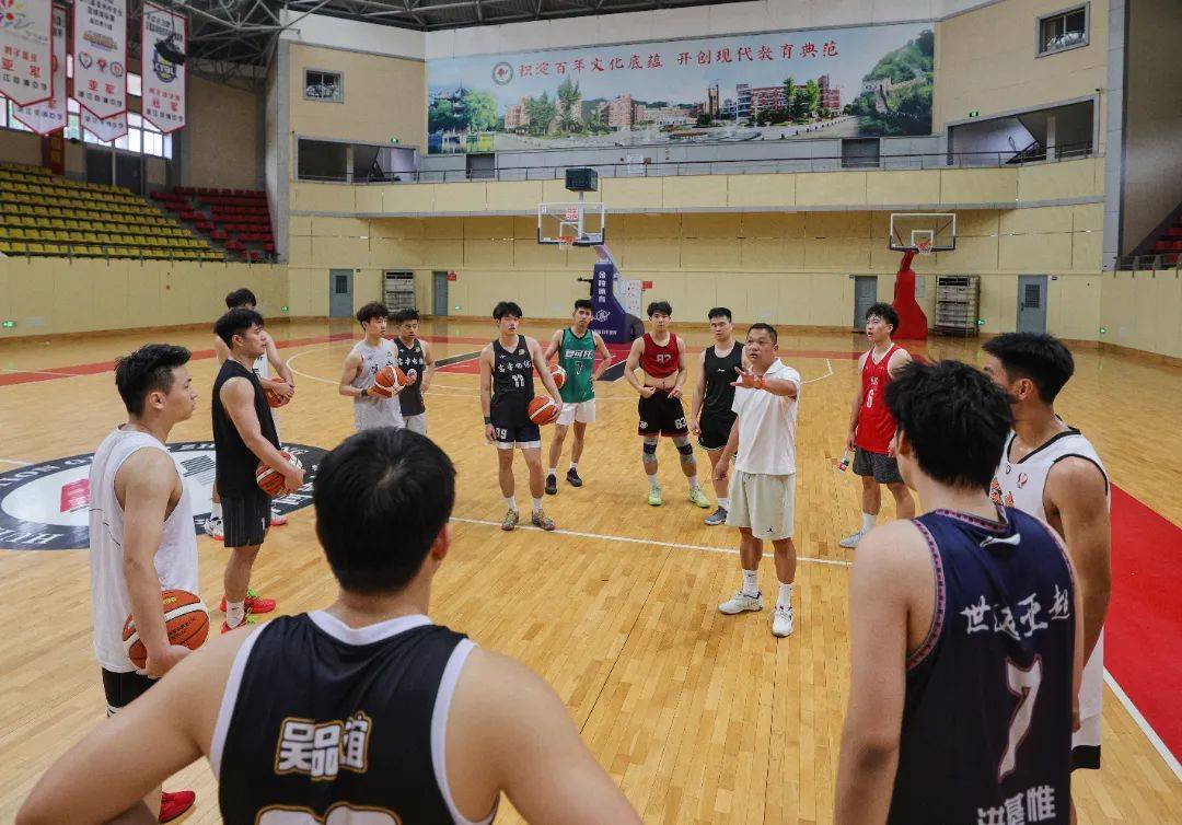浙BA城市争霸赛：台州湾新区队与台州队备战省赛，草根英雄再创辉煌