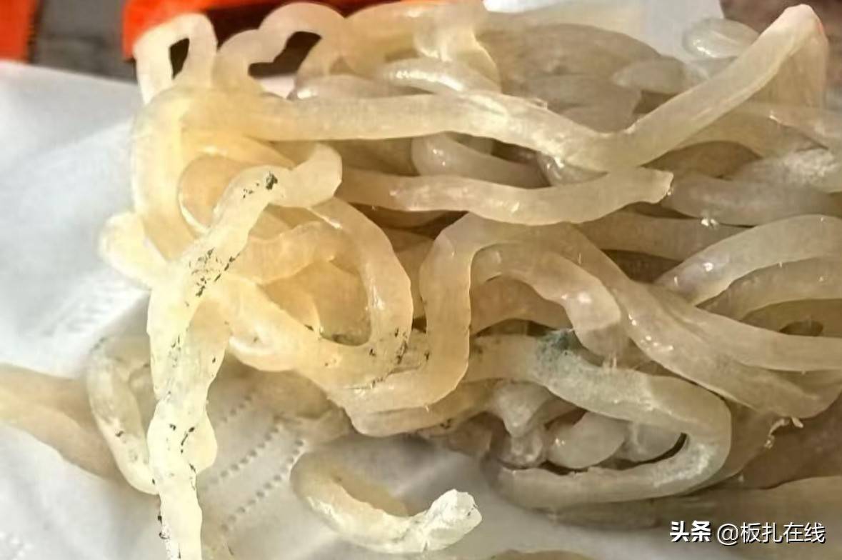 人民网评：赔偿捆绑删帖 麻六记酸辣粉危机公关