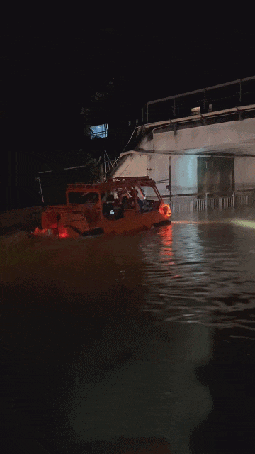 暴雨袭击，肇庆多地被淹，这些身影挺身而出→