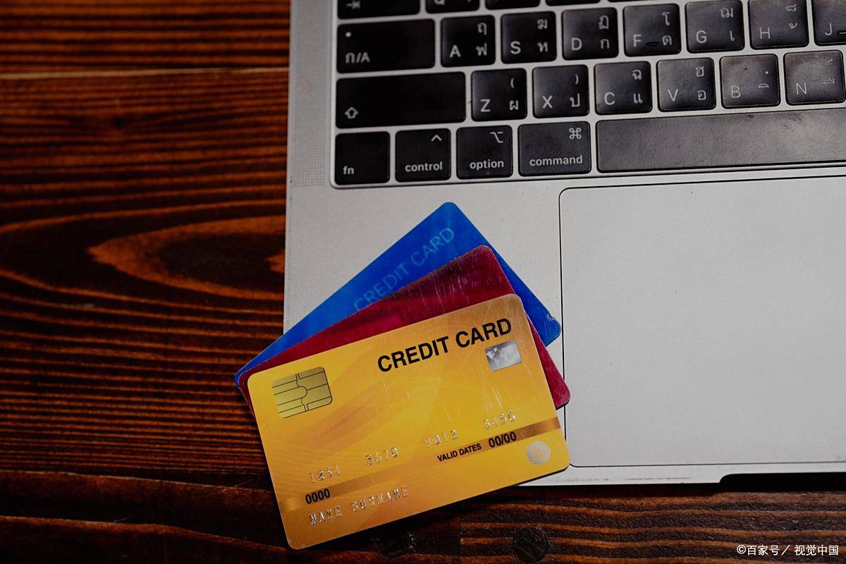 银行卡是否也会被冻结，取决于两者之间冻结的本质区别，具体情况如下：