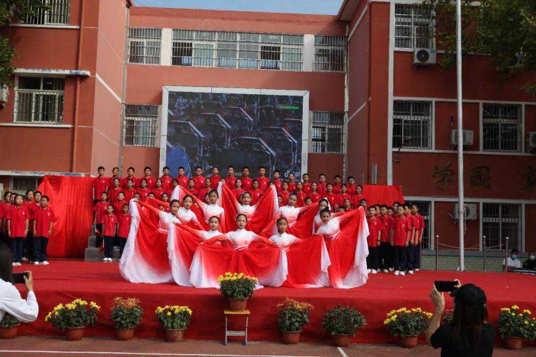 带你了解"家门口"的学校