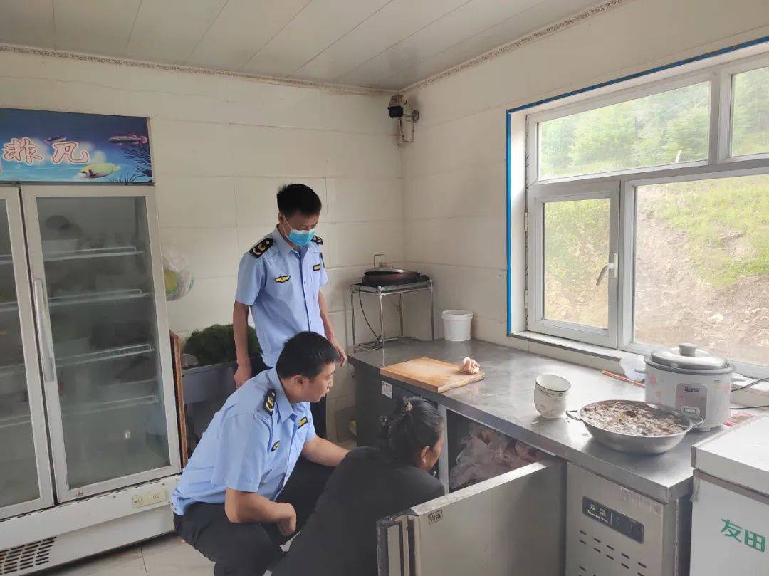 【雷霆行动】喀旗市场监管局开展餐饮服务单位食品安全专项检查
