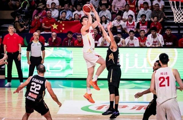 男篮亚洲杯：中国男篮三连胜！小组头名晋级八强