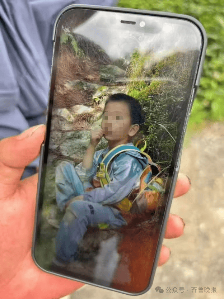 官方通报8岁男童在大理苍山参加户外独立营时走失：正在全力开展搜救工作