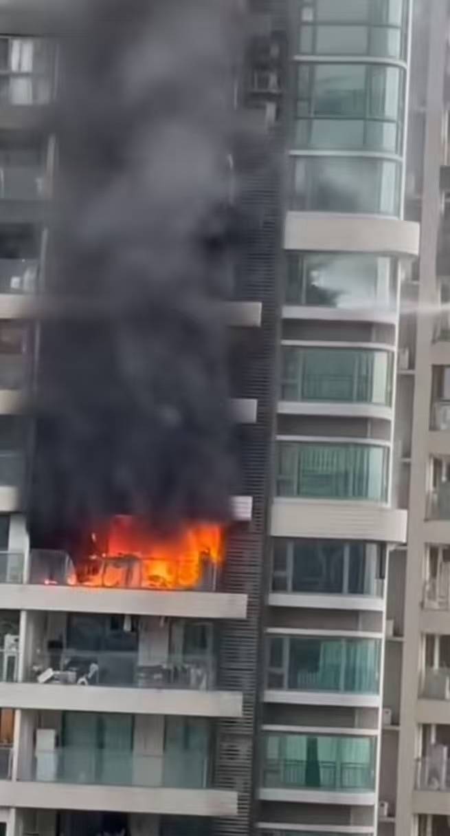 广州番禺雅居乐花园一住宅突发大火，明火已扑灭！幸无伤亡