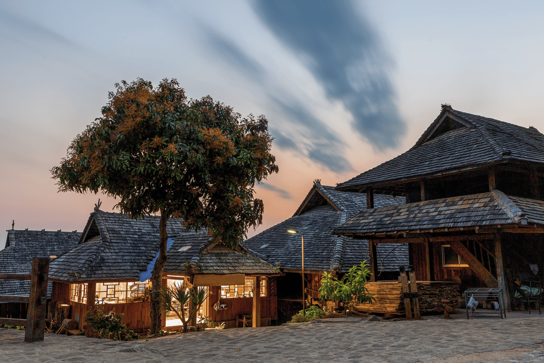 人挤人的暑假，这座云南小城避暑也避世 -华闻时空