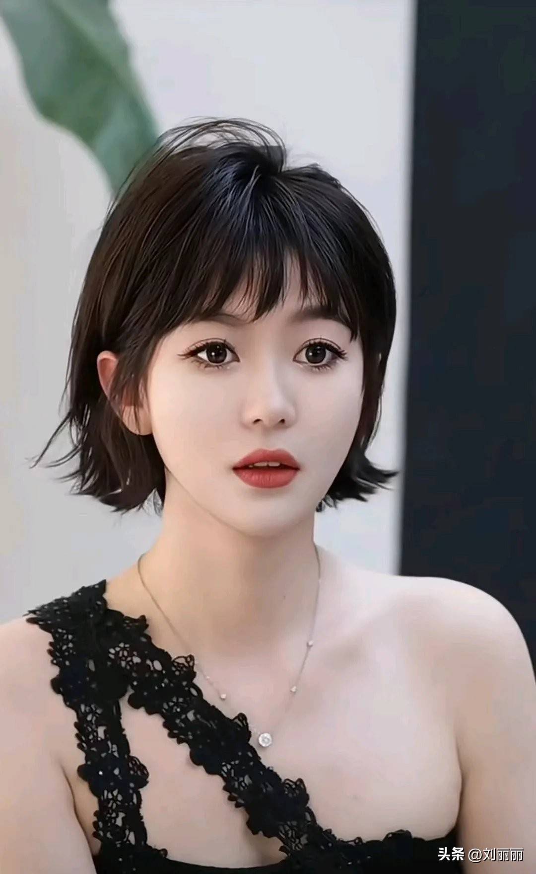 别乱剪短发这几款才是显脸小藏年龄的 换头神器
