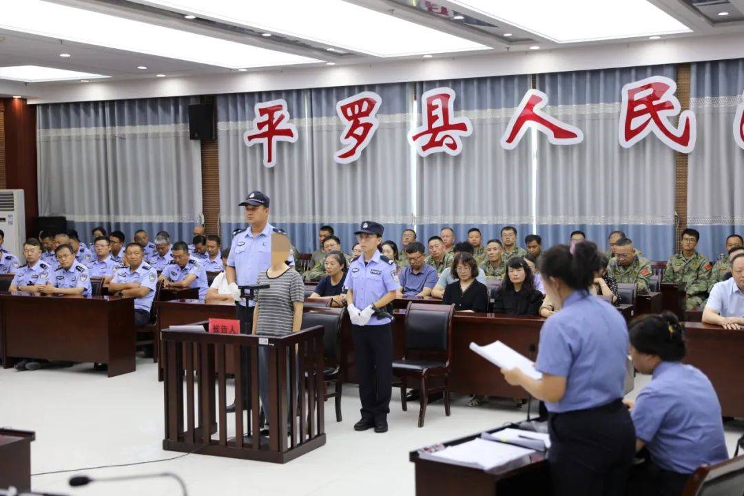 校长路月玲及其丈夫，均已被查