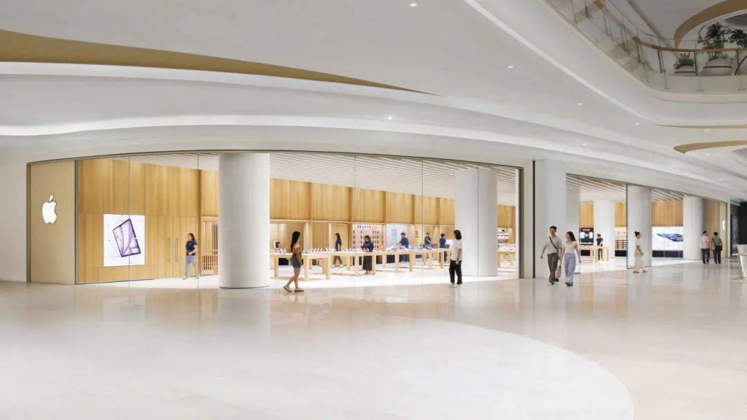 苹果在中国又开一店！现场逾千人