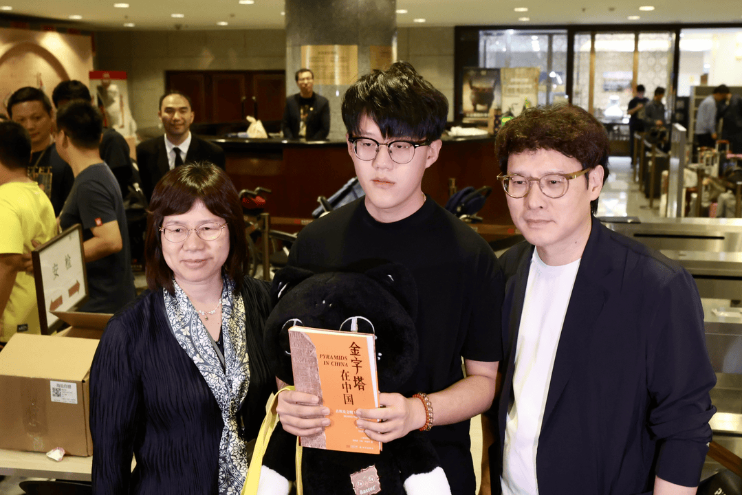 2777966！上博埃及展刷新全球收费特展参观人数纪录 直击收官夜：半夜11点还有观众进场