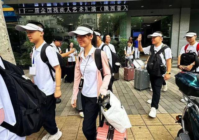 陕西代表队启程前往武汉，奔赴第十一届全国残疾人艺术汇演