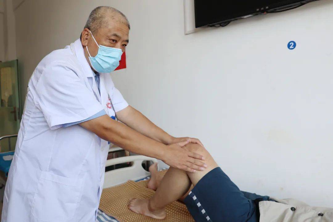 中国医师节 | 致敬高墙里的“警医卫”