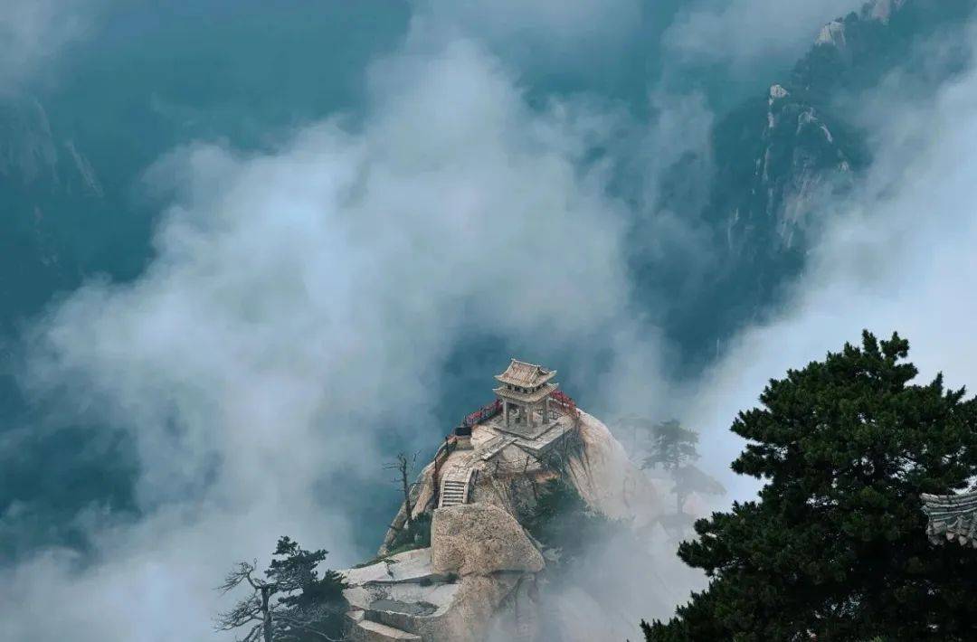 “外国朋友爬完华山，跟我说见到上帝了”