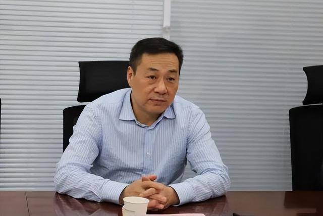 江苏两名干部同日被查
