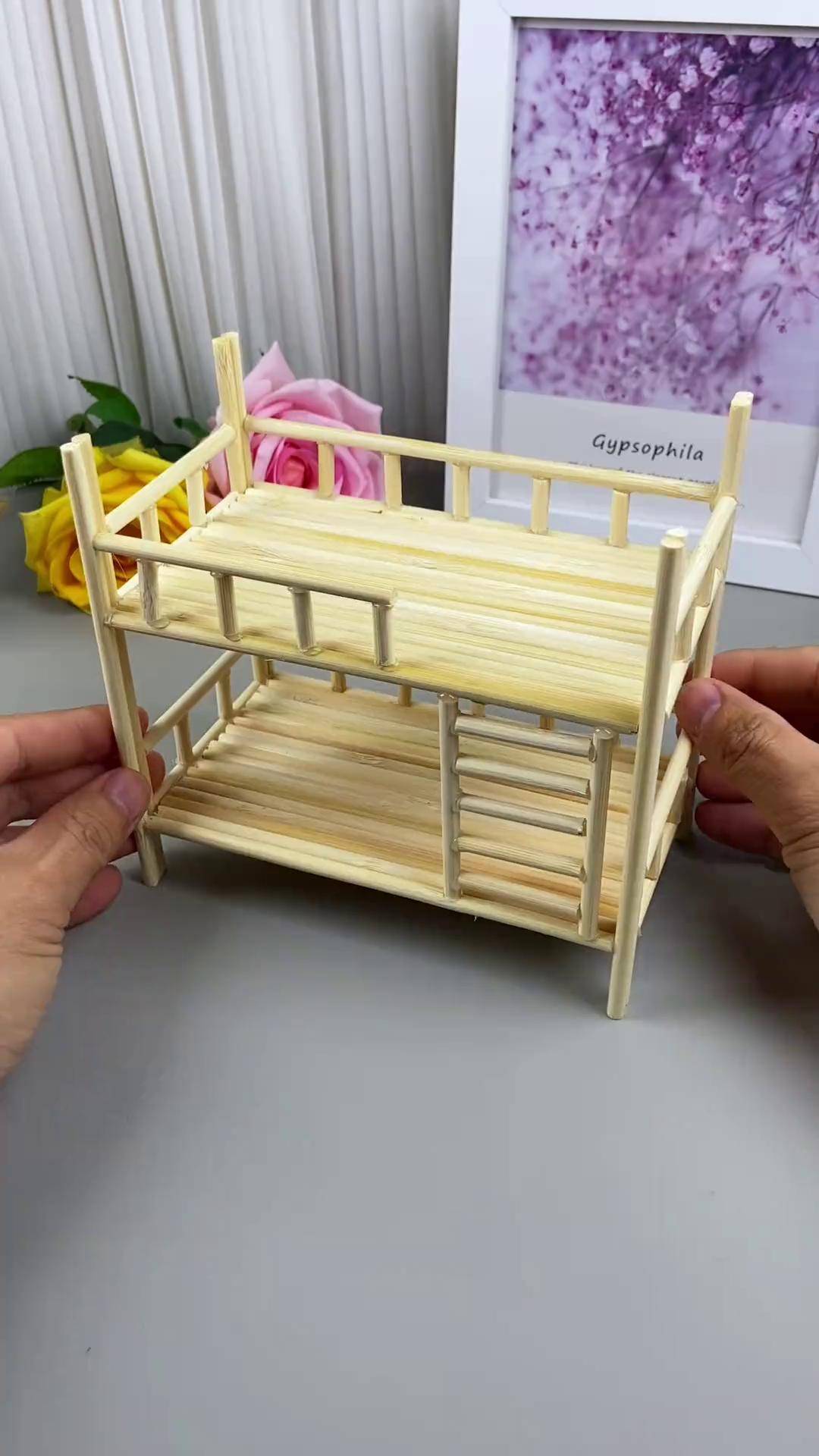 用过的一次性筷子不要丢,简单拼接做出好玩的双人床玩具吧!