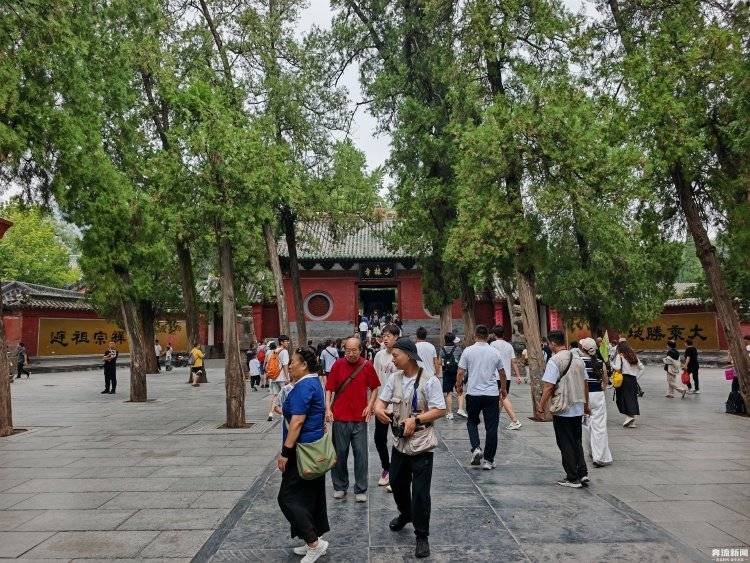 少林寺换方丈满一月：9990元的高价香不再推荐，数十名僧人离开