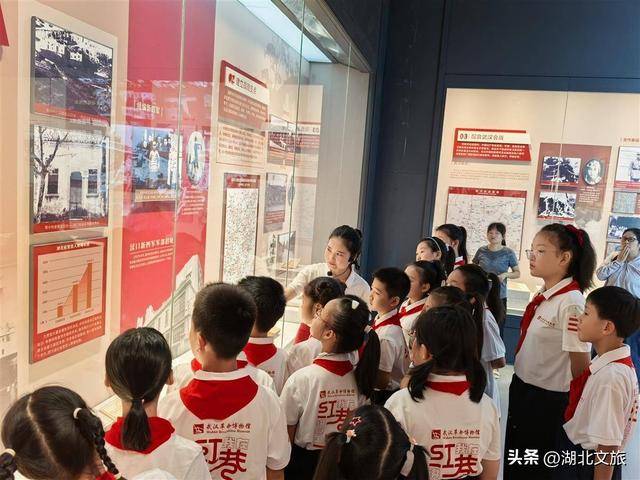 “湖北抗战文物主题联展”开展 一件件展品“见人见物见精神”