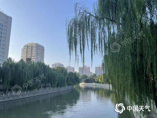 未来三天北京多云为主伴有弱降雨 湿度较高午后将有闷热感