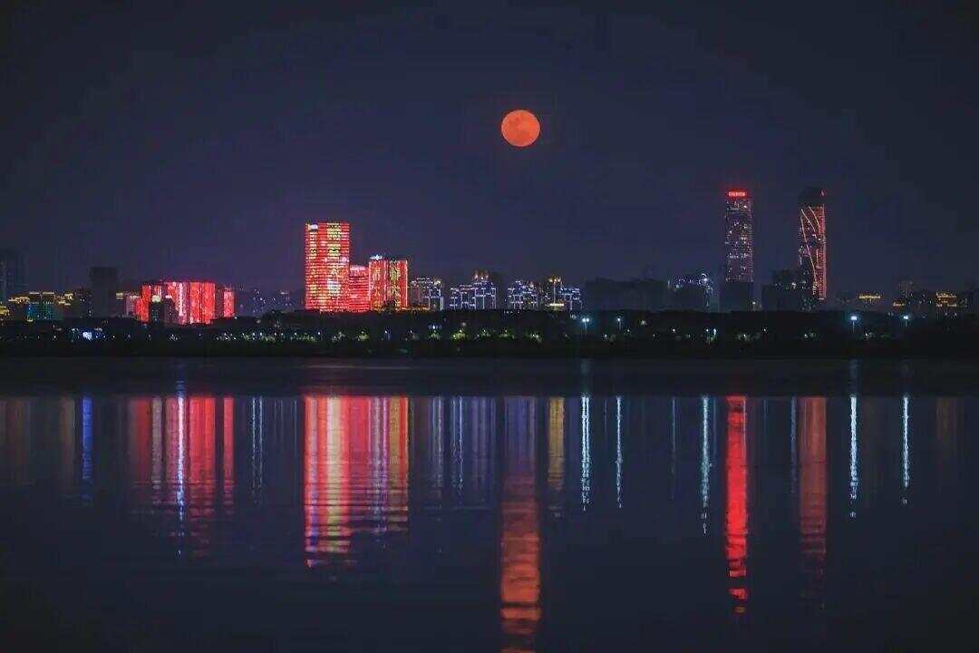 今晚“血月”现身！孕妇不能出门？它对人体有害吗？这份超全赏月指南请查收→