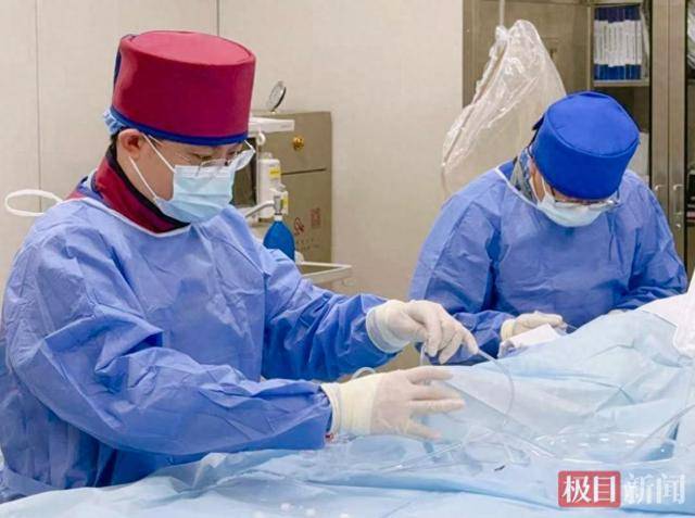 老人突发中风，竟是颈动脉狭窄惹的祸，医生：这项检查很要“颈”