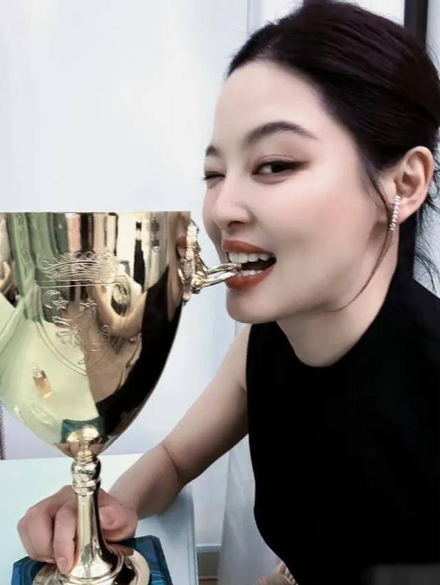 演都不演了！辛芷蕾获得影后不到48小时 恶心的一幕就发生了