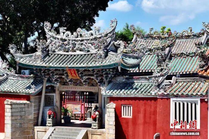 央媒聚焦！跟着中新网探访东山关帝庙！_张斌_中新社_中国