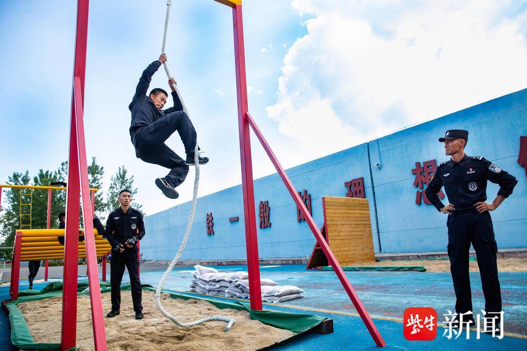 万次拔枪动作形成肌肉记忆，南京三名特警在国际赛场扬威