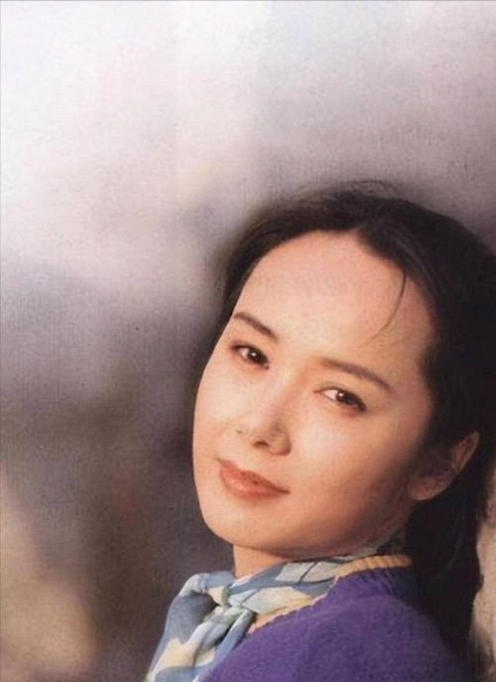 年轻时的蒋雯丽惊为天人,1988年在北京电影学院汇报演出时跳了一段