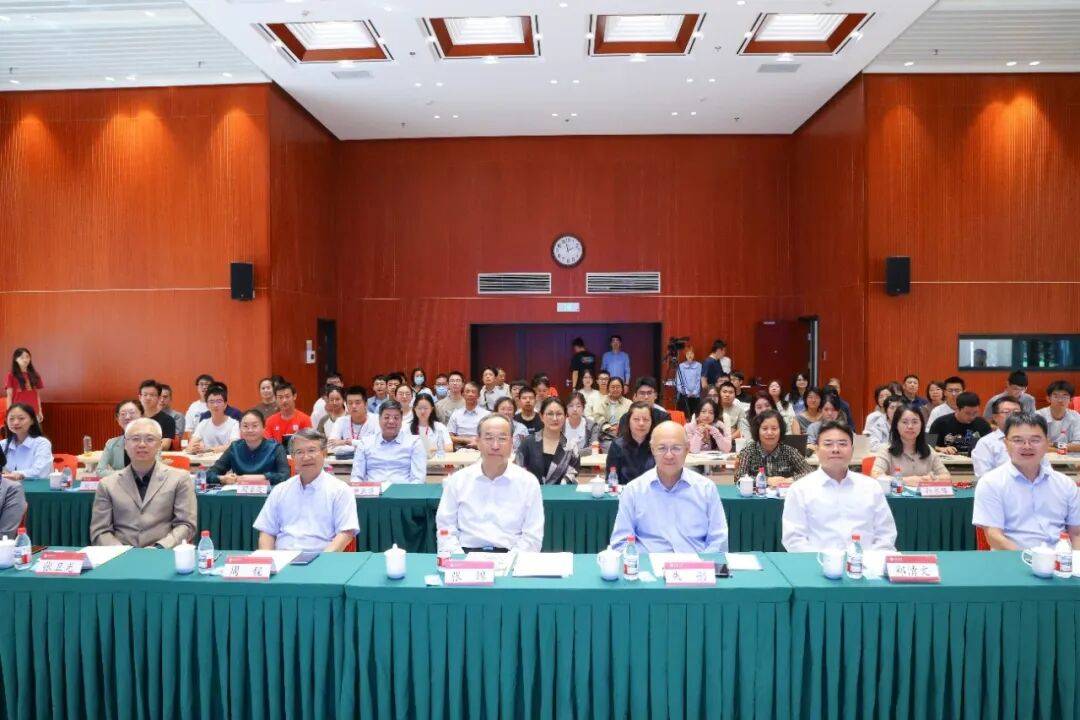 北京大学2025年生活科普节开幕式暨首场科普报告会举行