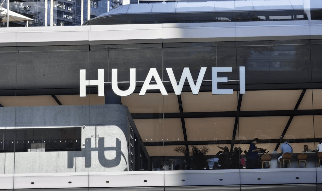 全球最强算力集群诞生记：华为“被逼出来”的创新打造中国AI算力新底座