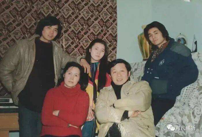 55岁王琳：风情万种，独身一人