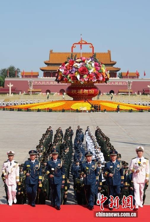 烈士纪念日向人民英雄敬献花篮仪式在京隆重举行