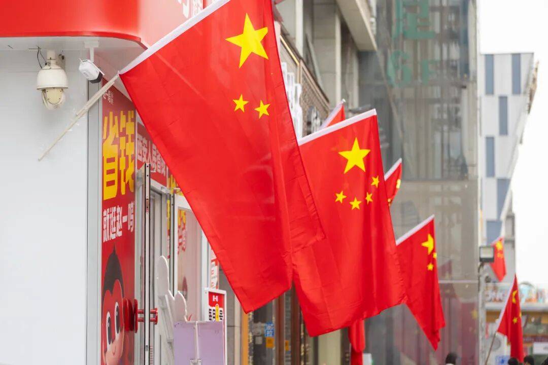 最是一抹“中国红”！