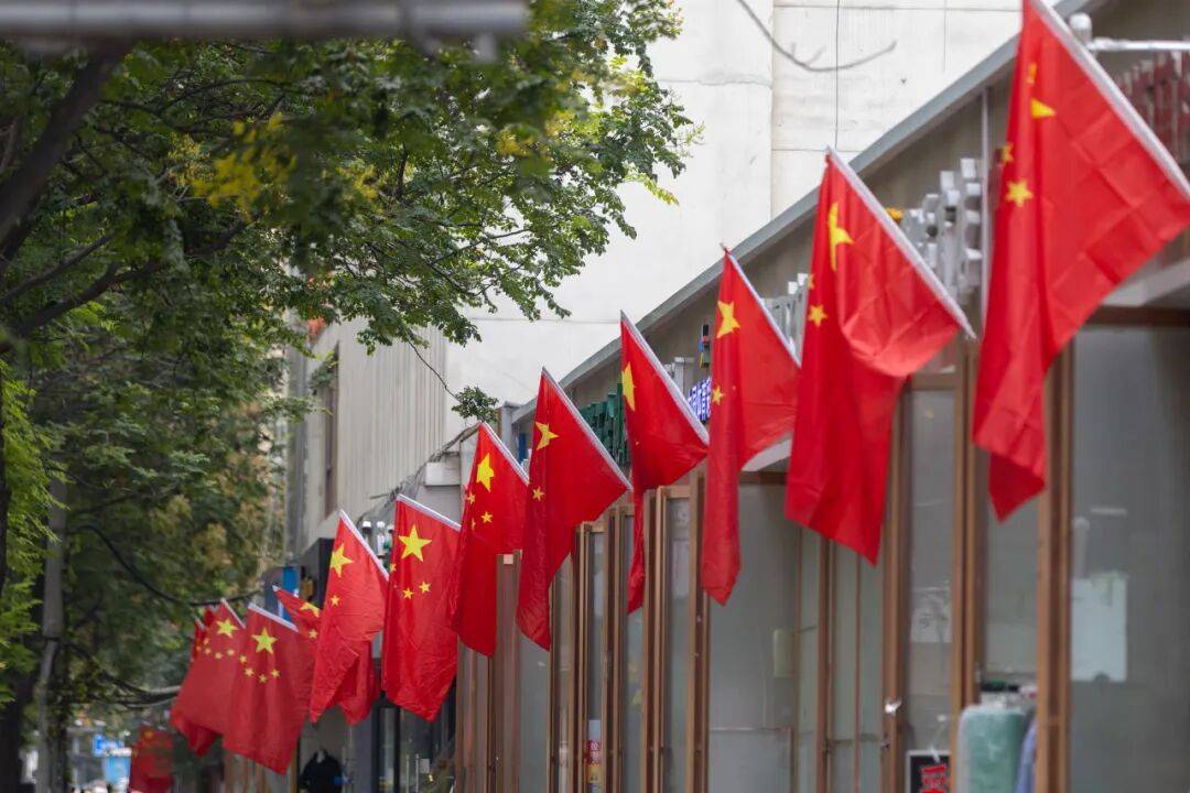 最是一抹“中国红”！