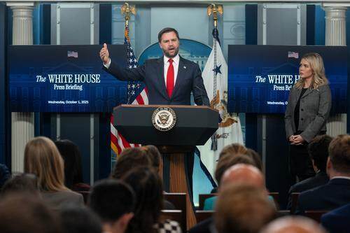 早安!世界丨美国政府关门,这次不会迅速结束;哈马斯或有条件接受“20点计划” 早安!世界丨美国政府关门,这次不会迅速结束;哈马斯或有条件接受“20点计划”