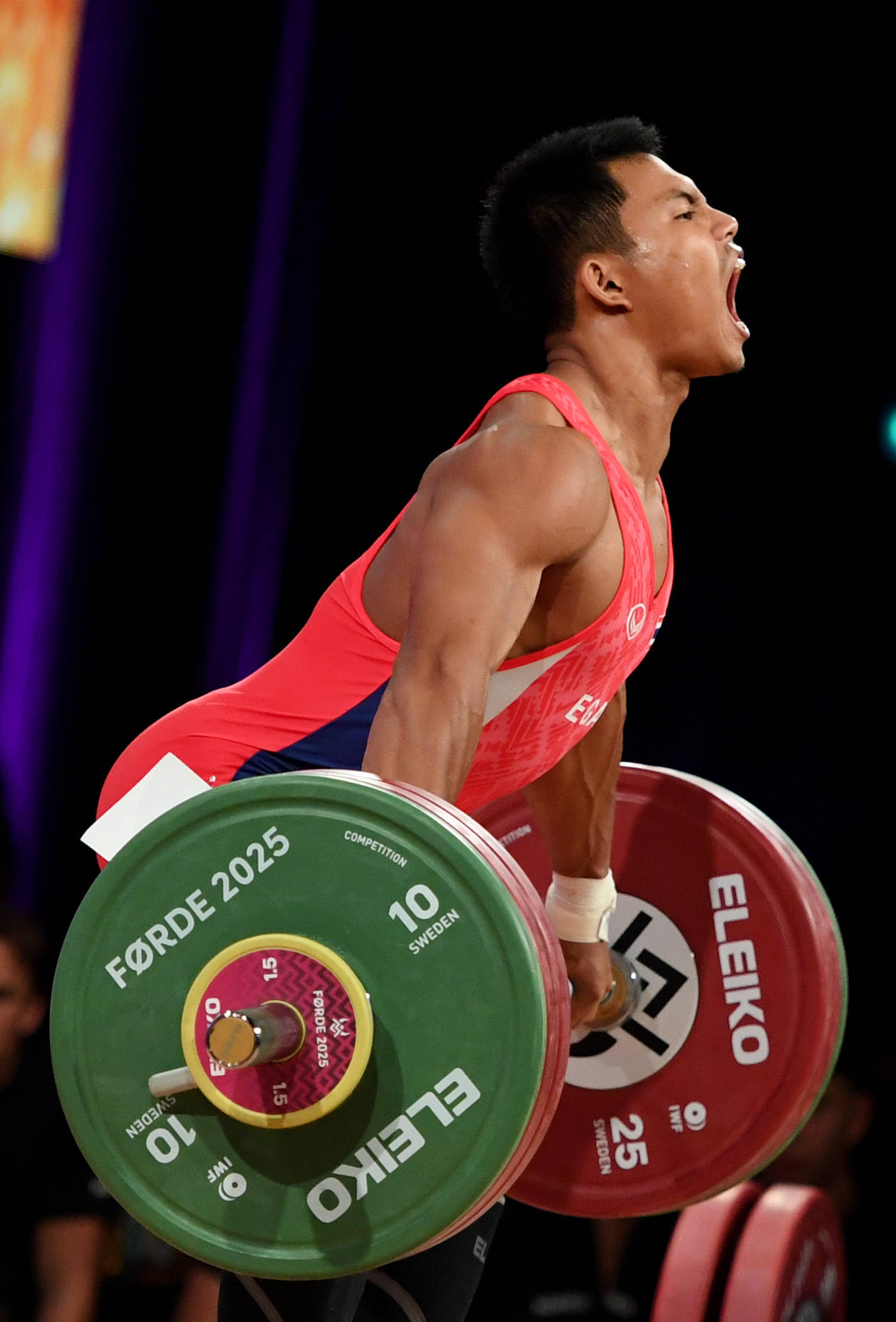 —世锦赛:中国选手何岳基获男子71公斤级抓举冠军