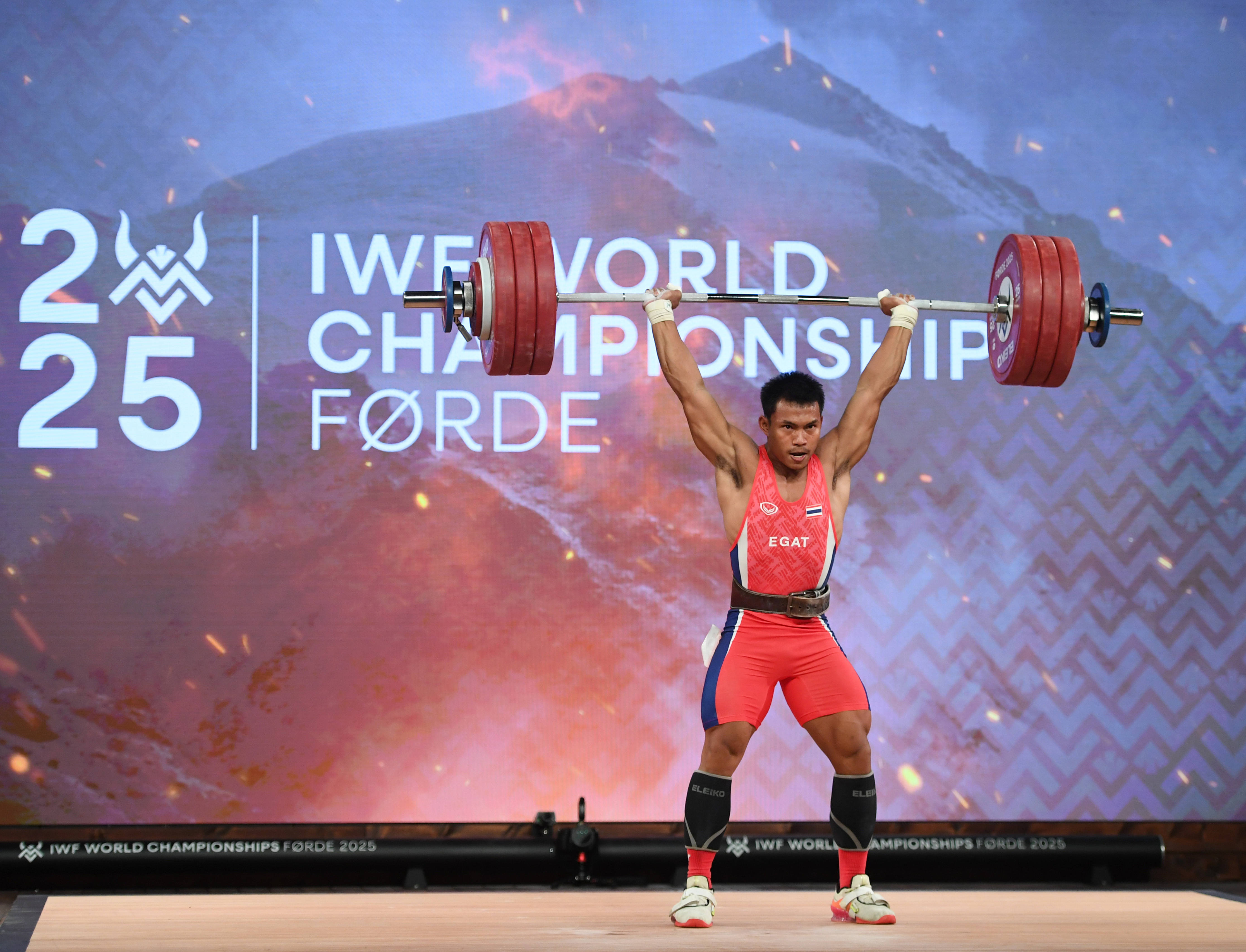 —世锦赛:中国选手何岳基获男子71公斤级抓举冠军