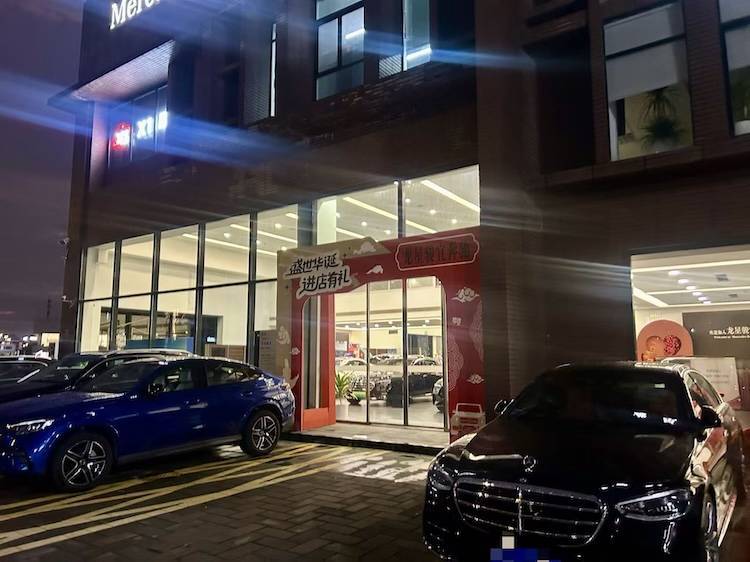 实探国庆新能源车市：多款车下定要等数月，消费者抢搭“免税末班车”