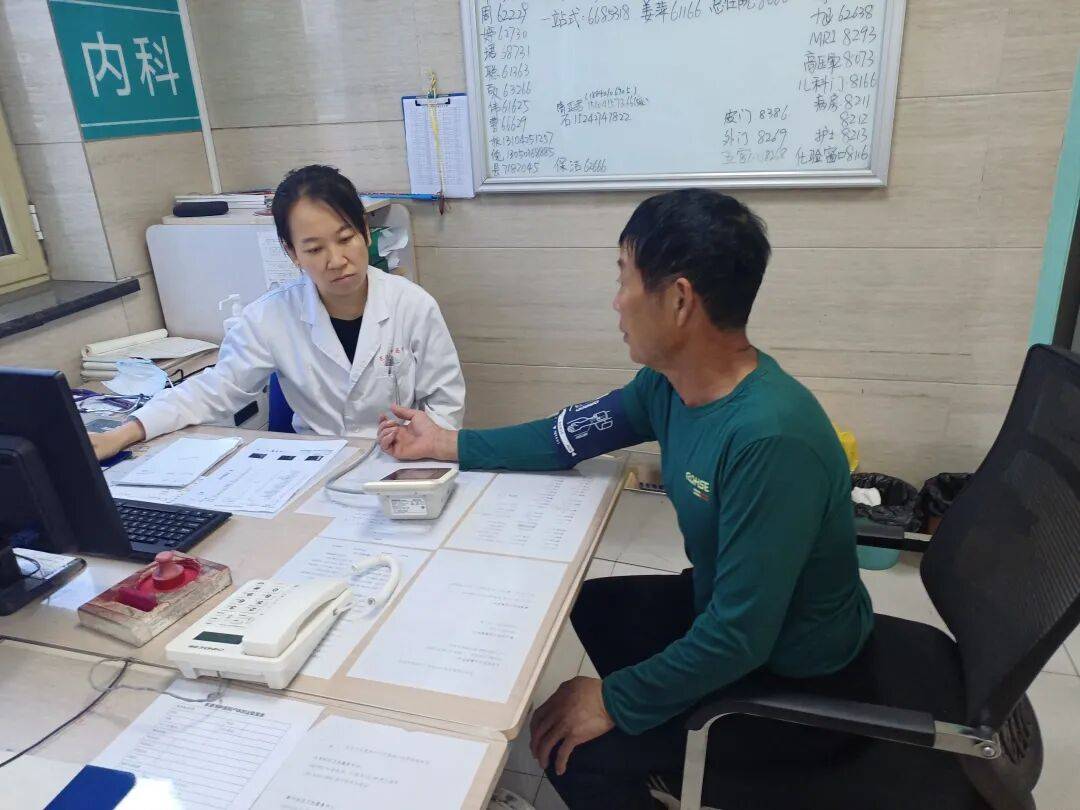 【节日我在岗】平凡因坚守而不凡 奉献因热爱而闪光——致敬每一位“双节”仍坚守在岗位上的中医人