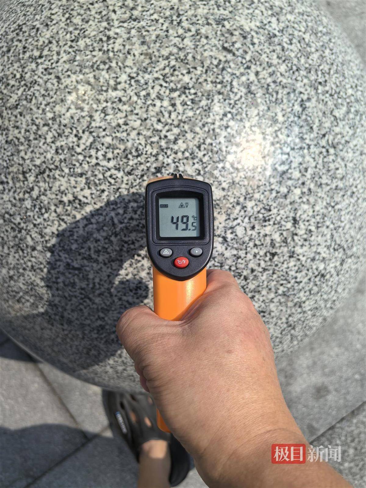 湖南多地发高温预警，记者实测长沙街头石墩达49.5℃，何时会降温？气象局回应