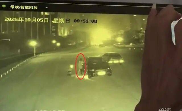 爷爷卖菜多年攒3万，孙子放自己宝马车内后被盗！监控显示2名小偷“瞬间”打开车门，警方介入-祁梦博客