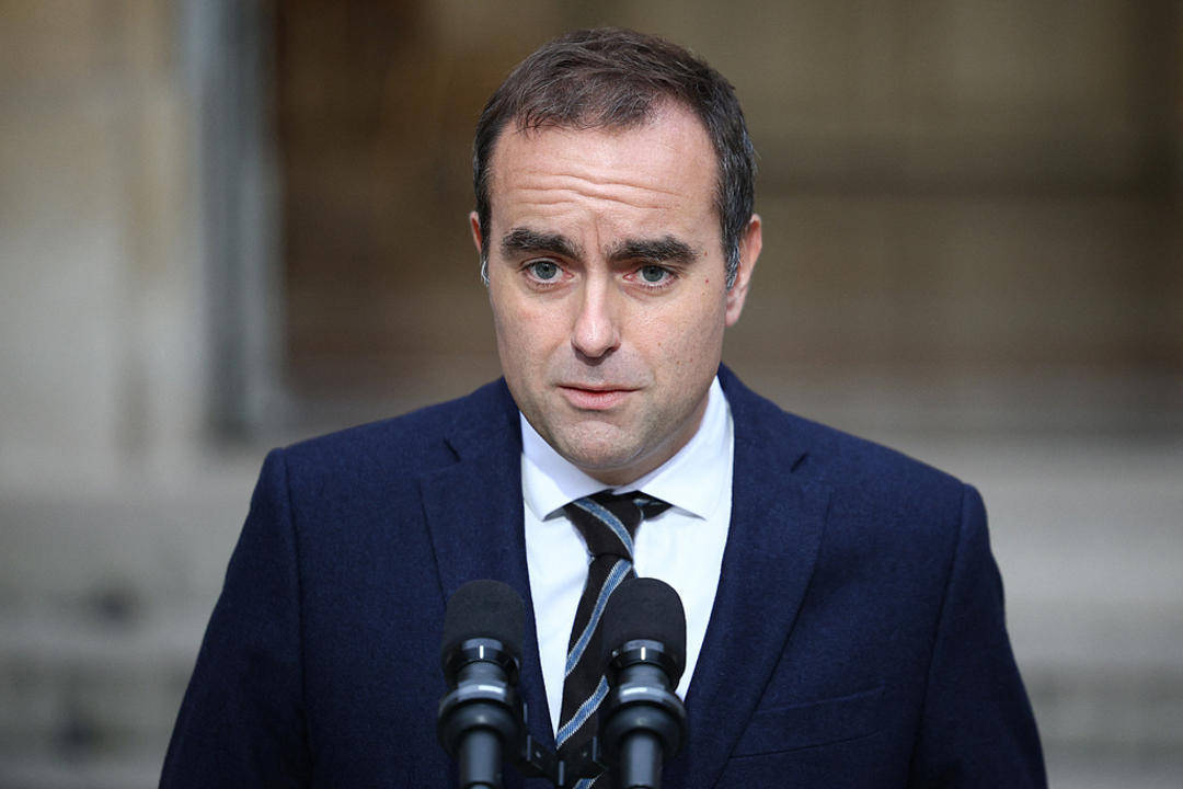 法国总理勒科尔尼复职后再次组阁-华闻时空