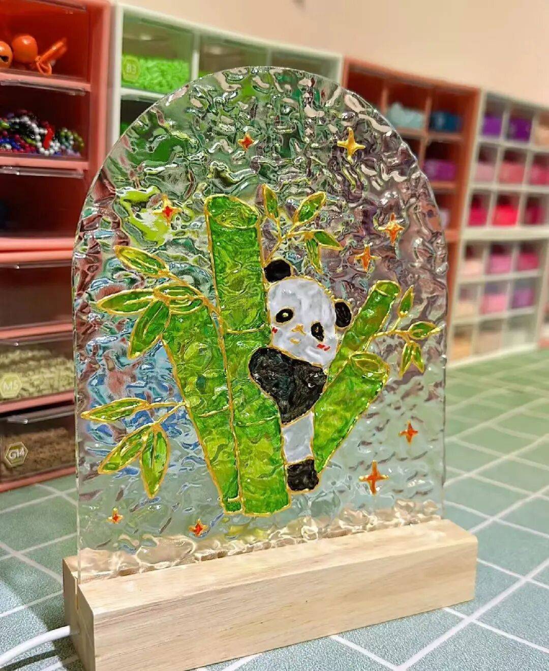 时光邂逅天马行空的创意当流光溢彩的玻璃一场奇妙的亲子玻璃画之旅