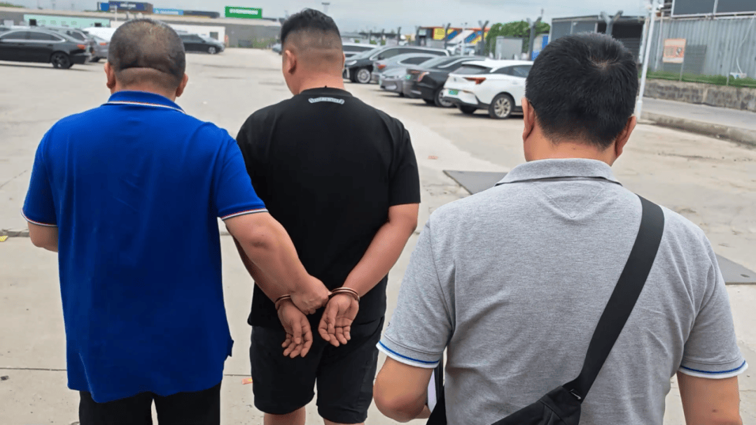 上海交通执法和公安部门联合开展网约车、租赁车行业乱象打击整治行动