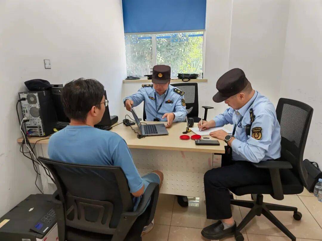 上海交通执法和公安部门联合开展网约车、租赁车行业乱象打击整治行动